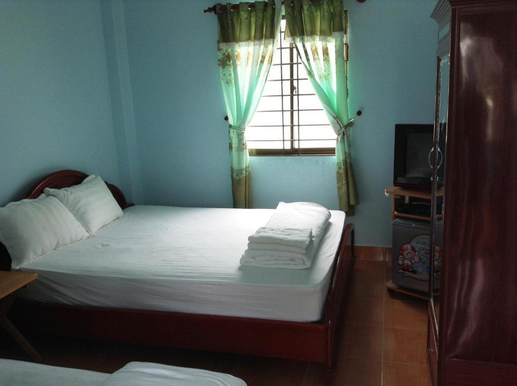 Quarto com Cama de Casal ou 2 de Solteiro e Terraço
